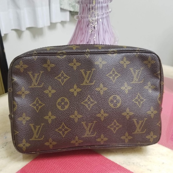 Authentic Louis vuitton trousse 23 - Picture 1 of 8